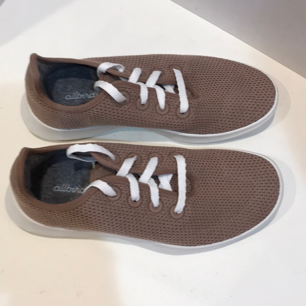 Allbirds Women’s Tree Runner Sneakers - Like New! - Picture 2 of 6